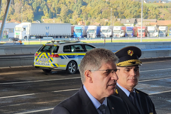 Slovenia and Italy become latest countries to introduce temporary internal EU border controls