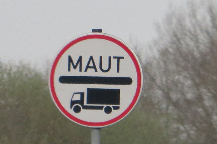 German businesses call for toll expansion to be stopped or delayed: “The open market is killing us”