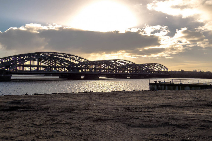 Hamburg’s Norderelb Bridge reopens to lorries