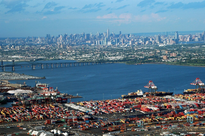 Tentative deal reached to avert strike at US ports