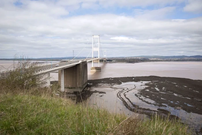 M48 Severn Bridge to restrict lorries over 7.5t