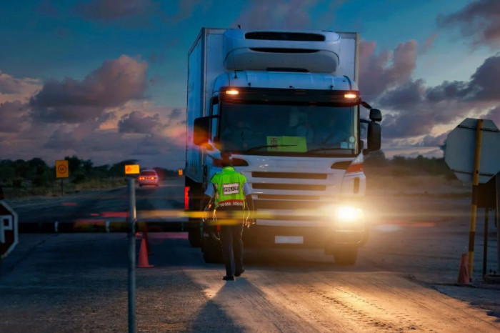 Drivers still park in the dark but cargo theft fears fade in fleet managers’ offices