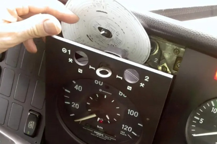 Wincanton discs, expired card and 706 missing days: roadside stop costs operator its licence