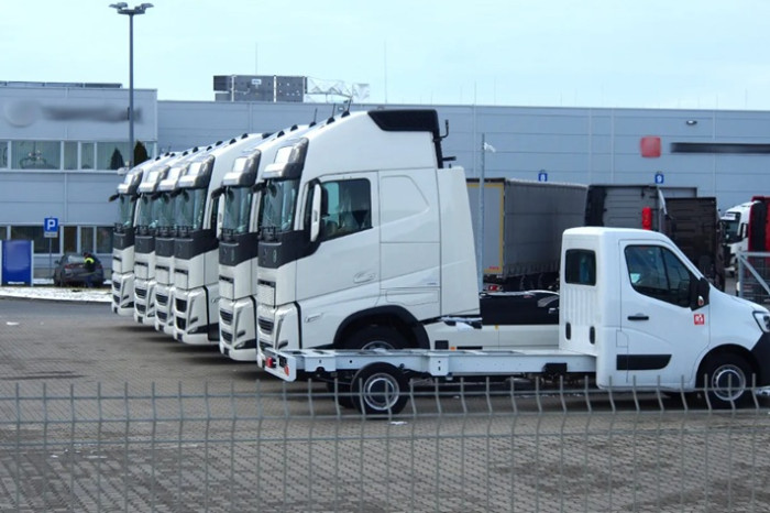 Truck market: UK registrations rise, but heavy trucks slump as medium segment surges