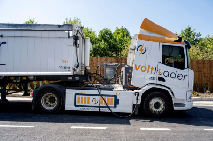 Electric haulier signs major UK charging deal